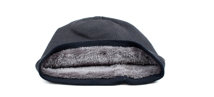 Slouchy knitted beanie with fleece lining
