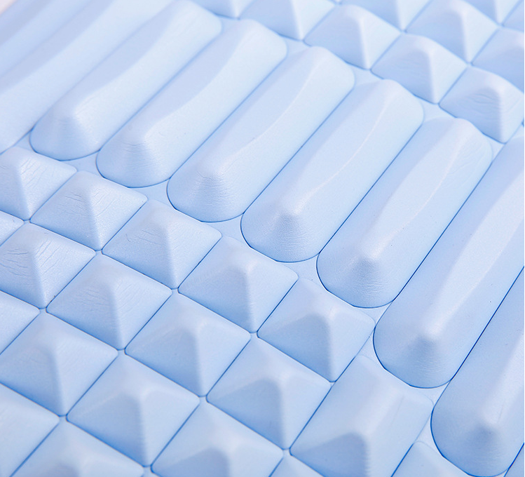 Arched foam back stretcher with ridges