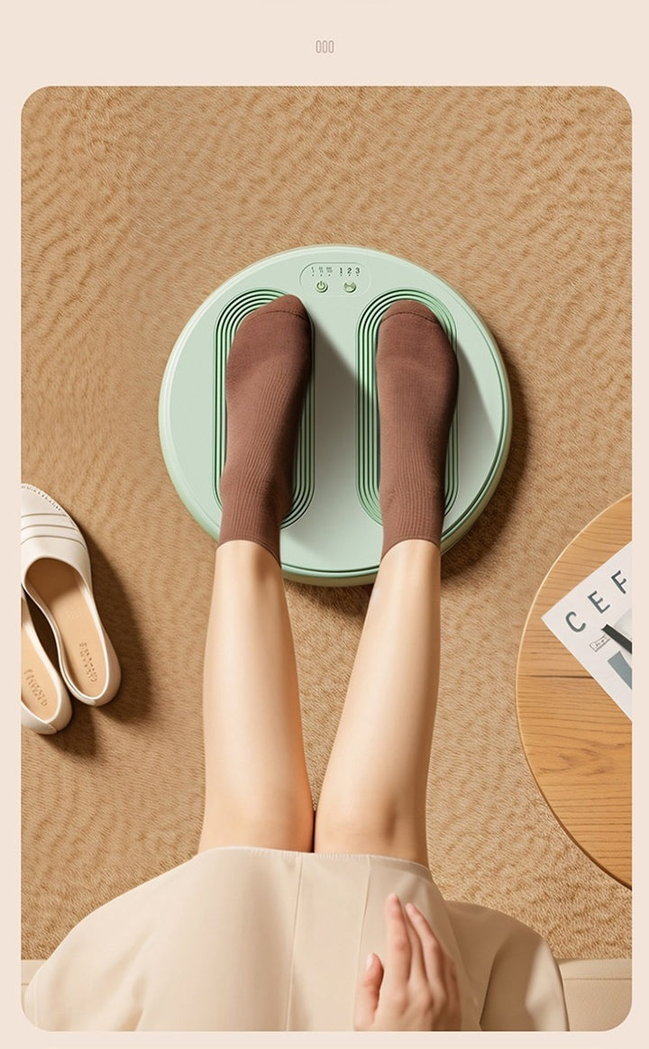 Round heated foot warmer pad with feet resting