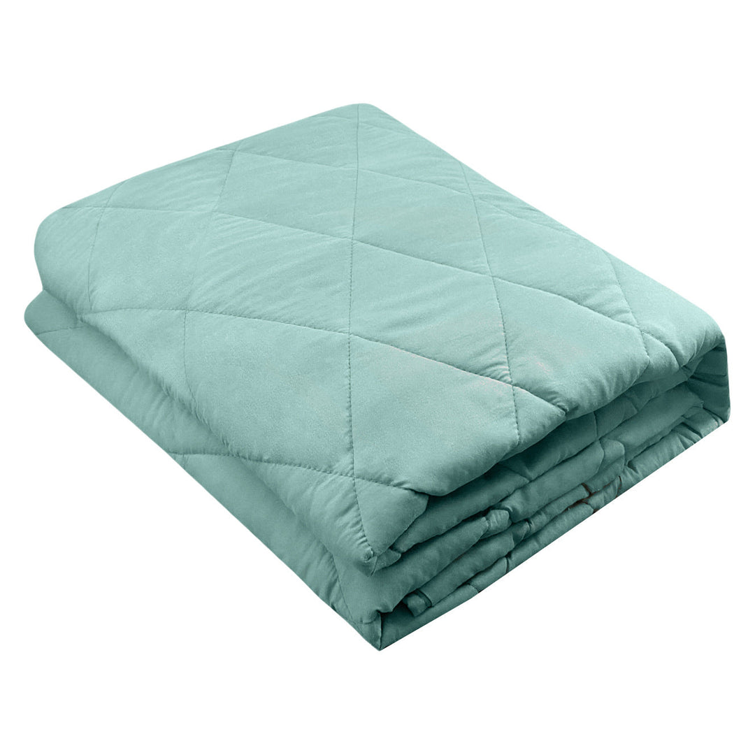 Plush Quilted Blanket with Even Warmth for Every Season