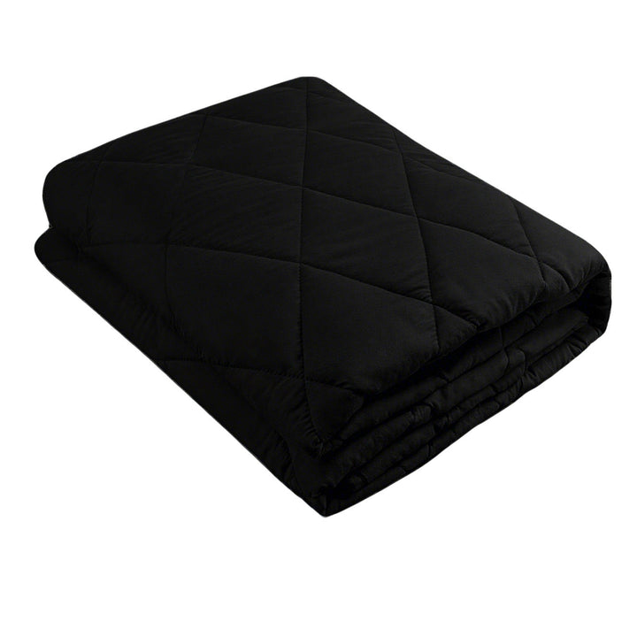 Plush Quilted Blanket with Even Warmth for Every Season