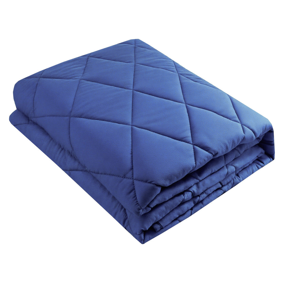 Plush Quilted Blanket with Even Warmth for Every Season