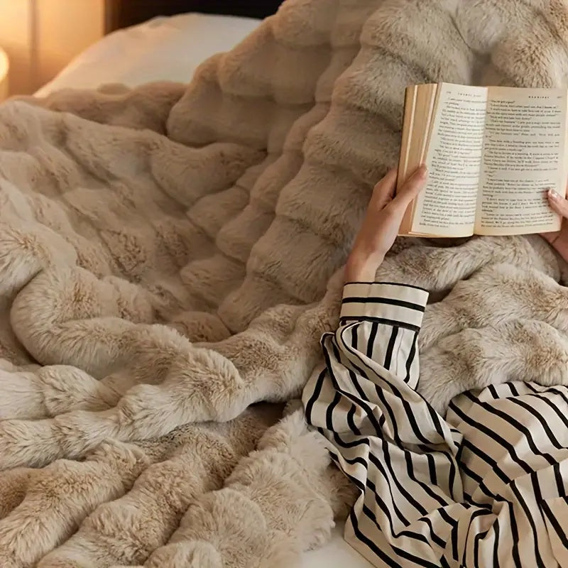 Dual-Layer Faux Fur Throw with Cloud-Soft Plush Feel