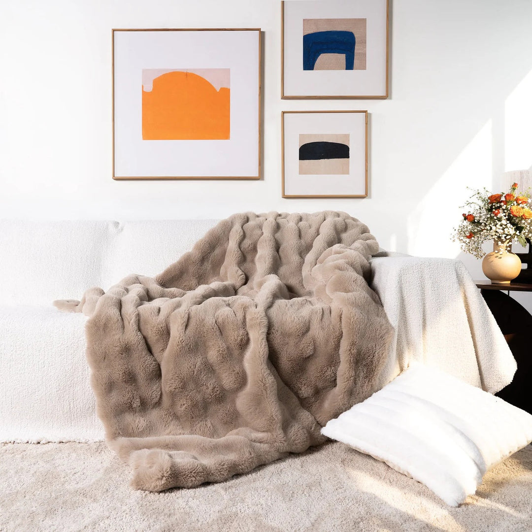 Dual-Layer Faux Fur Throw with Cloud-Soft Plush Feel