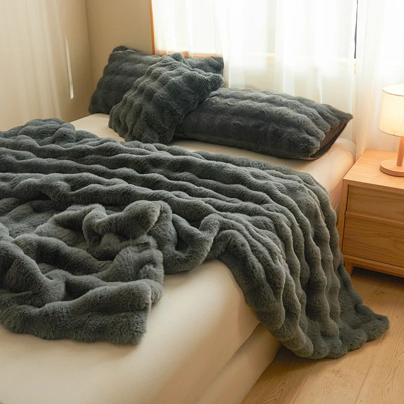 Ultra-Soft Faux Fur Throw with a Silky Plush Feel
