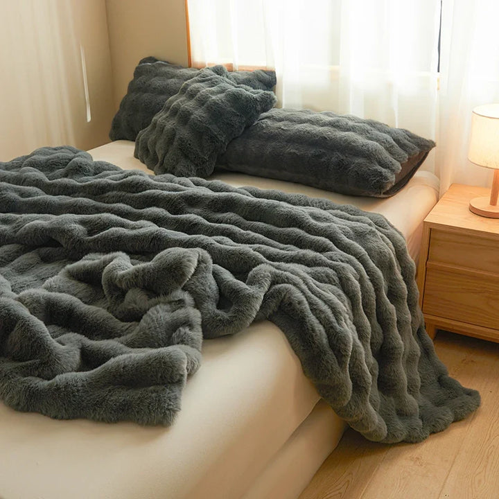 Ultra-Soft Faux Fur Throw with a Silky Plush Feel