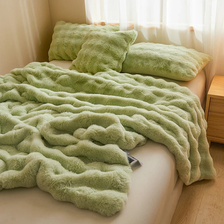 Ultra-Soft Faux Fur Throw with a Silky Plush Feel