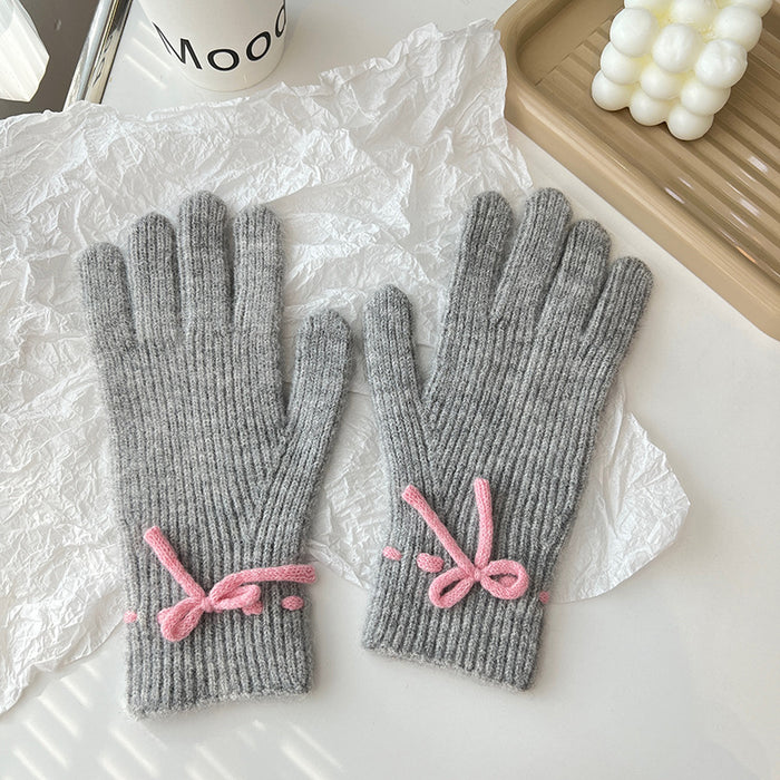 Harwelton Ribbed Knit Gloves with a Pretty Bow