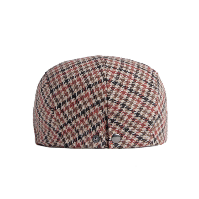 Houndstooth flat cap with adjustable fit