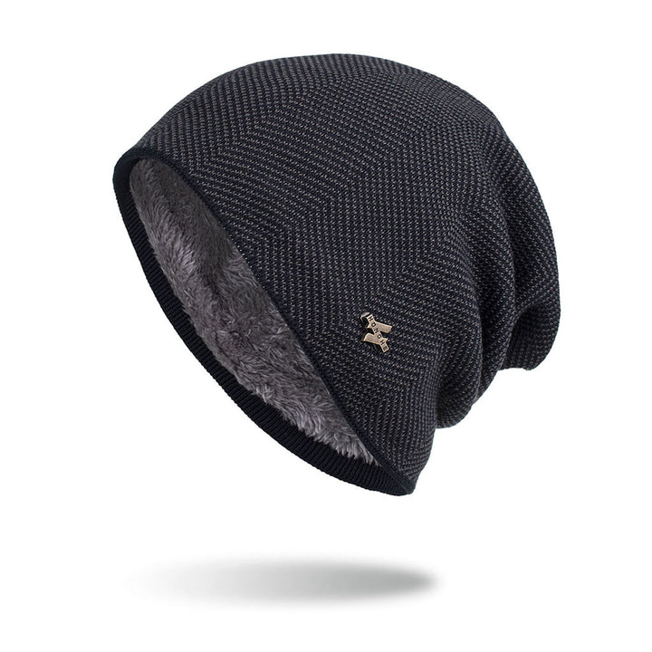 Slouchy knitted beanie with fleece lining