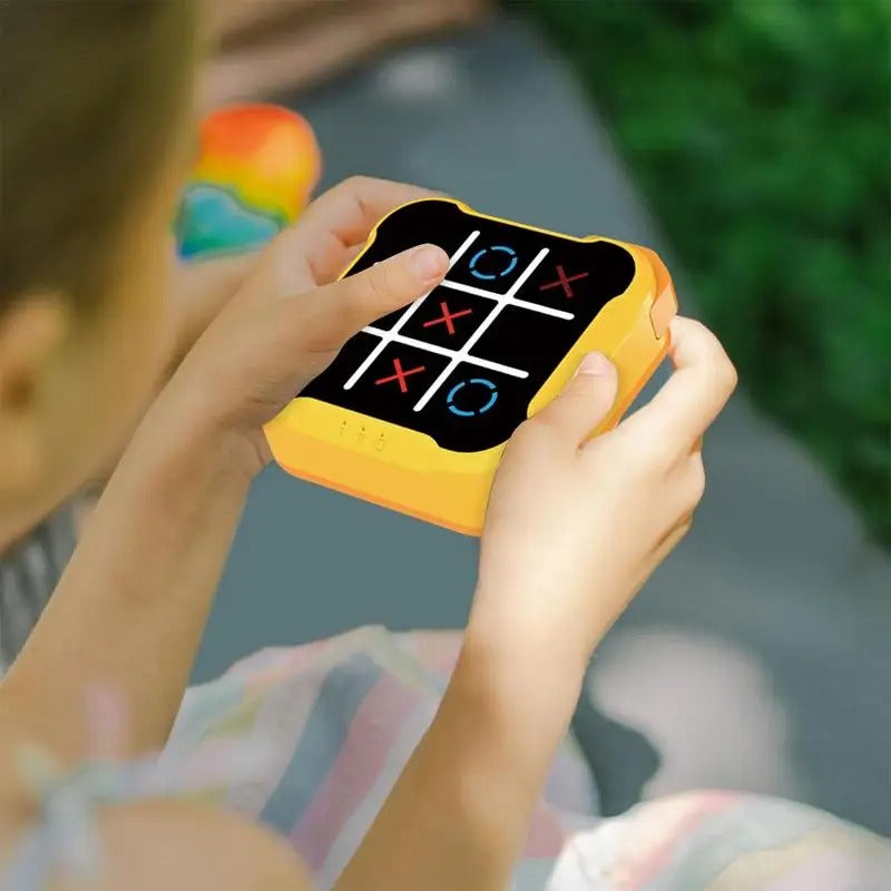 Electronic Noughts and Crosses Game with Nine Skill Levels