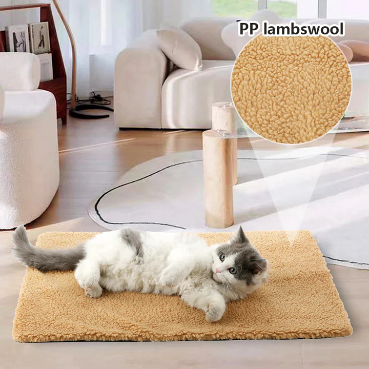 Self-Heating Pet Mat for Cats and Dogs in Soft Faux Fur