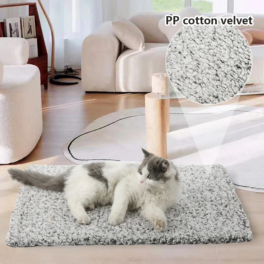 Self-Heating Pet Mat for Cats and Dogs in Soft Faux Fur