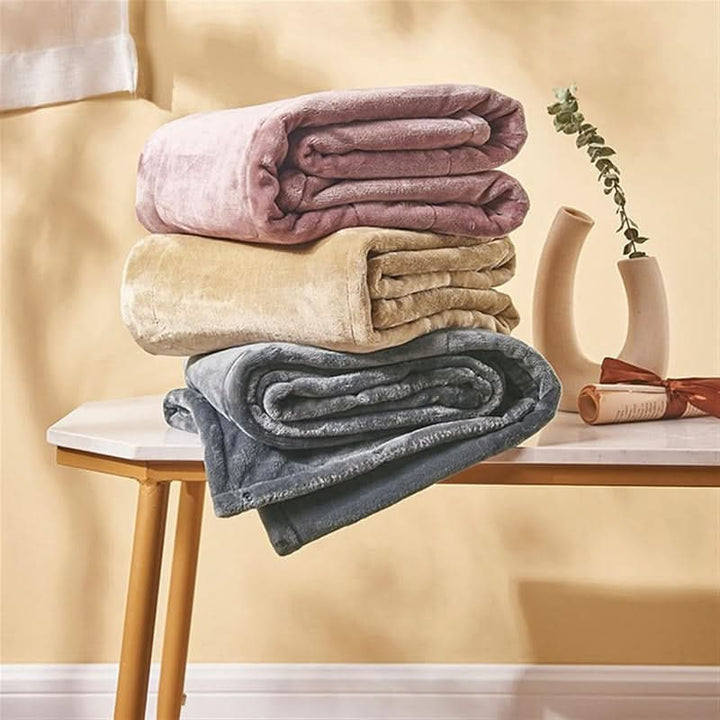 Harwelton™ Wearable USB Heated Flannel Blanket with 3 Settings