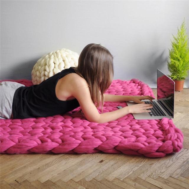 Handmade Chunky Knit Blanket with Super-Soft Texture