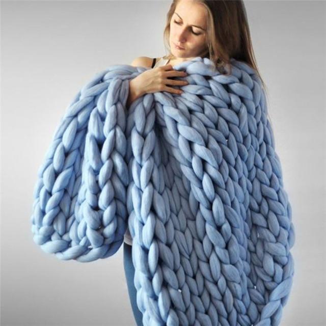 Handmade Chunky Knit Blanket with Super-Soft Texture