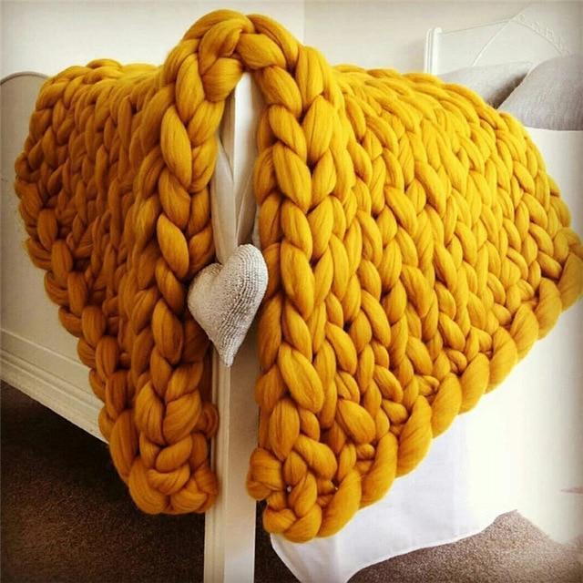 Handmade Chunky Knit Blanket with Super-Soft Texture