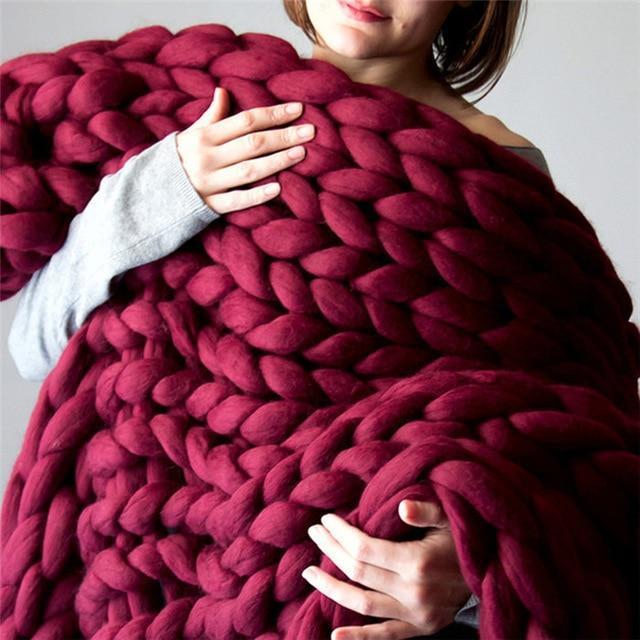 Handmade Chunky Knit Blanket with Super-Soft Texture