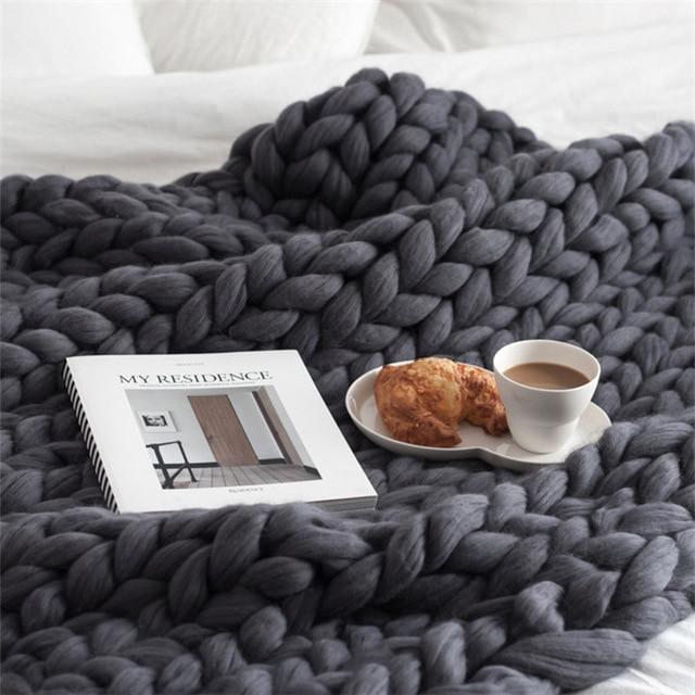 Handmade Chunky Knit Blanket with Super-Soft Texture